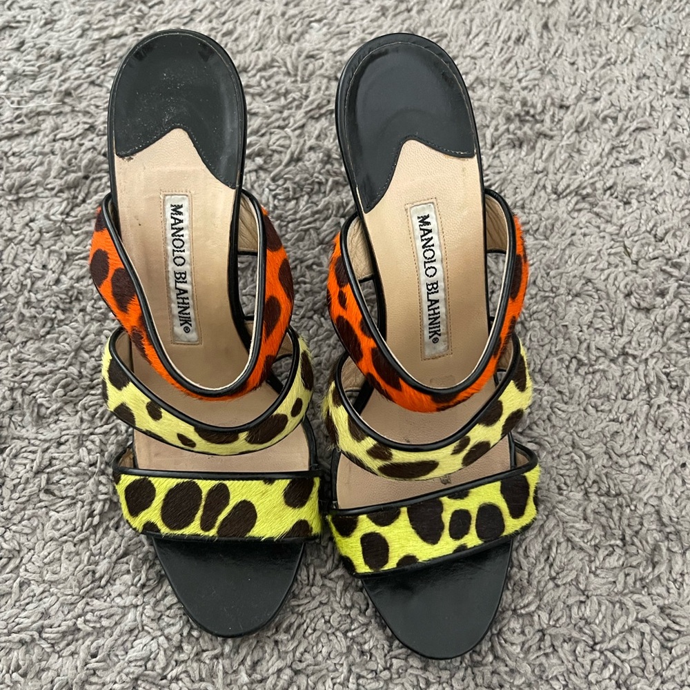 Manolo Blanhik heels